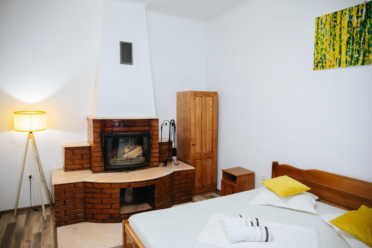 Pensiunea Casa Cristal Targu Jiu Ngoại thất bức ảnh