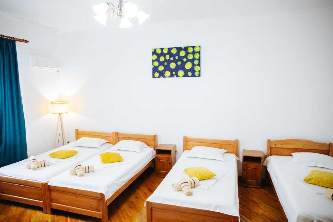 Pensiunea Casa Cristal Targu Jiu Ngoại thất bức ảnh
