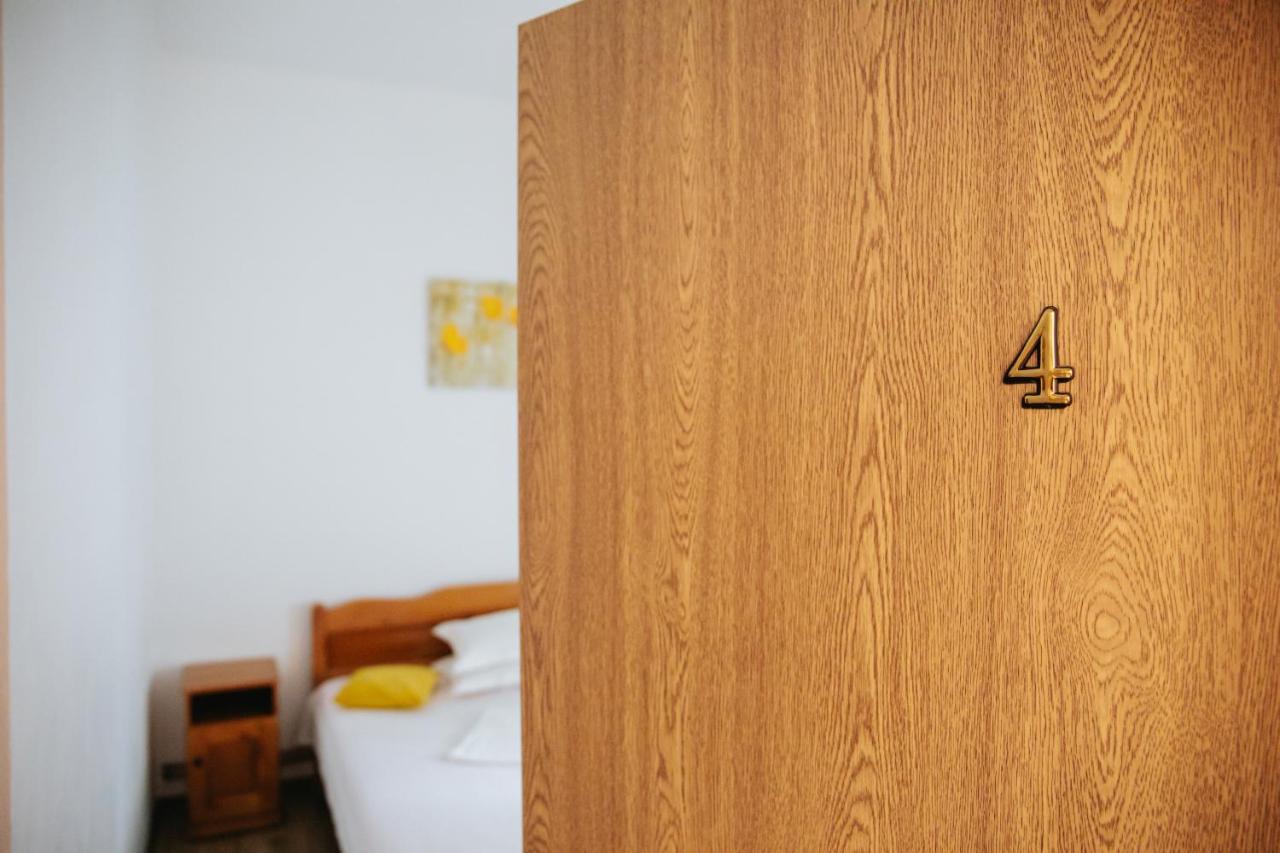 Pensiunea Casa Cristal Targu Jiu Ngoại thất bức ảnh