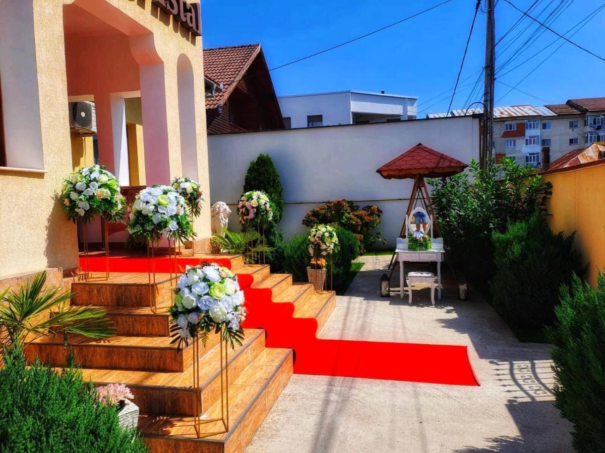 Pensiunea Casa Cristal Targu Jiu Ngoại thất bức ảnh